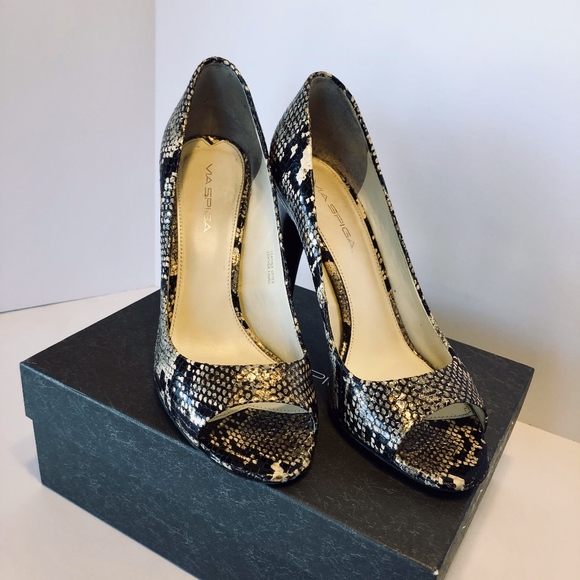 SOLD - Via Spiga Embry Gold/Black Python Heels Sz 9.5 - Picture 2 of 8